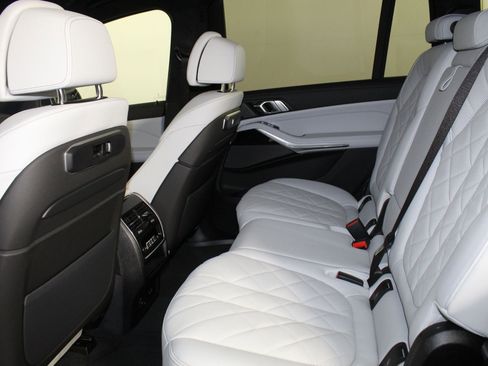 New 2026 BMW X7 xDrive40i w/ Premium Package image 26