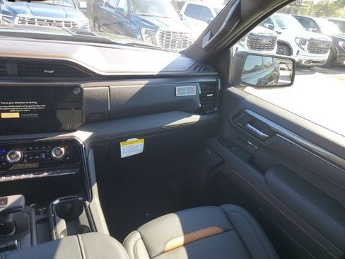 New 2026 GMC Sierra 1500 AT4 w/ AT4 Premium Package AWD/4WD image 17