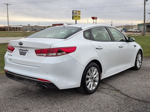 Used 2018 Kia Optima LX w/ 17" Alloy Wheels Package image 19