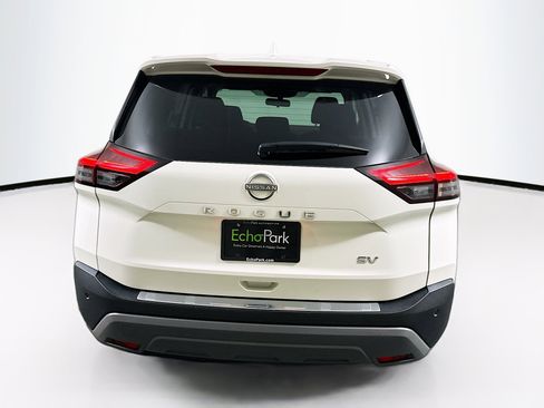 Used 2023 Nissan Rogue SV image 7