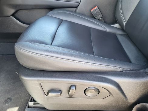 Used 2025 Chevrolet Tahoe Z71 image 18