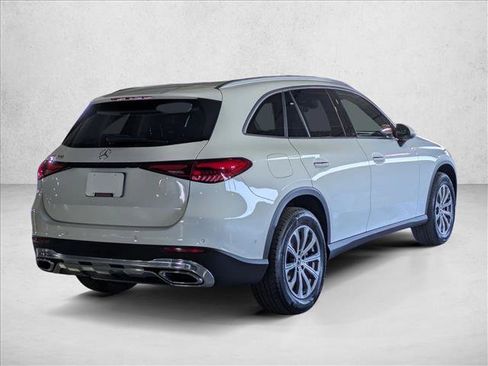 Used 2024 Mercedes-Benz GLC 300 image 8
