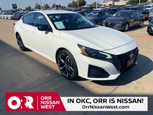 Used 2024 Nissan Altima 2.5 SR image 7