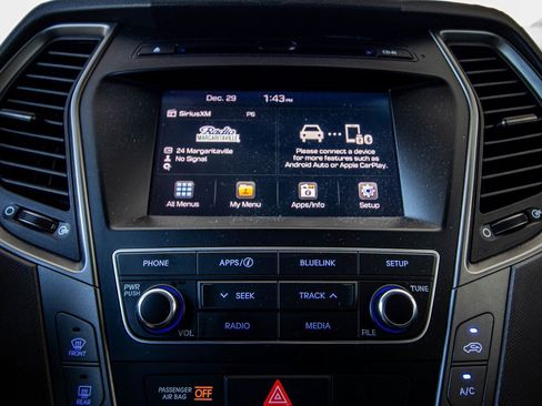 Used 2018 Hyundai Santa Fe Sport image 5