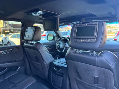 Used 2016 Cadillac Escalade ESV Platinum image 12