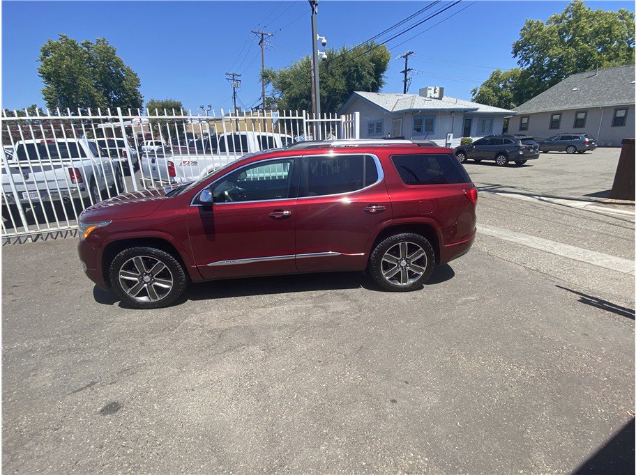 Used 2018 GMC Acadia Denali w/ Technology Package AWD/4WD image 8