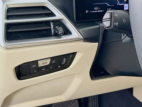 Used 2025 BMW 330i Sedan w/ Convenience Package image 10