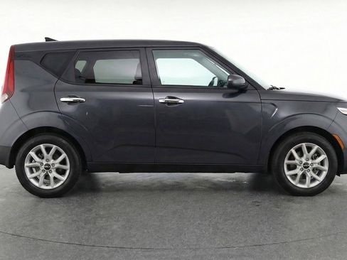 Used 2025 Kia Soul LX w/ LX Technology Package image 11