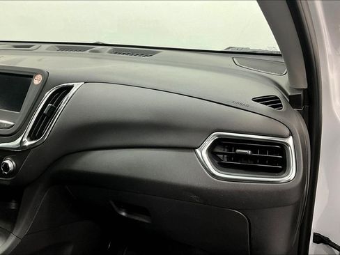 Used 2024 Chevrolet Equinox LT image 19