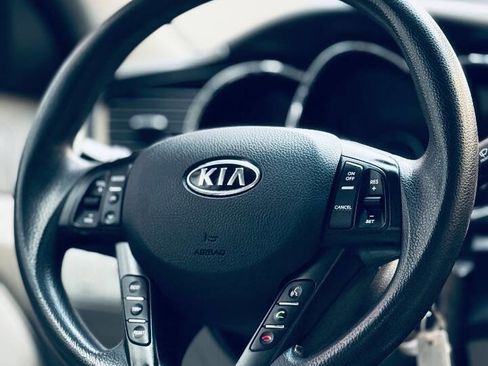 Used 2011 Kia Optima LX w/ Convenience Pkg image 12