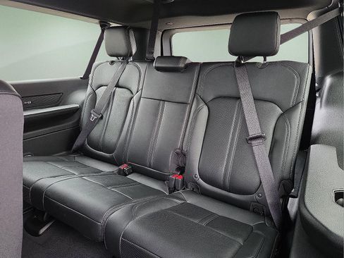 New 2026 Jeep Grand Wagoneer L Limited w/ 8-Passenger Seating Package AWD/4WD image 9