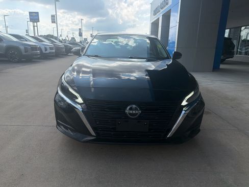 Used 2024 Nissan Altima 2.5 SV FWD image 10