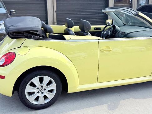 Used 2007 Volkswagen Beetle Convertible w/ Package 1 FWD image 16