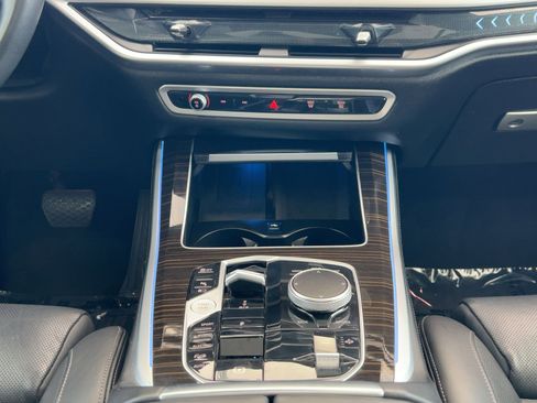Used 2025 BMW X5 xDrive50e image 26