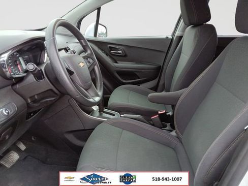 Used 2020 Chevrolet Trax LS w/ Tint and Cruise Package AWD/4WD image 10