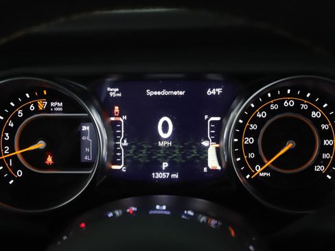 Used 2022 Jeep Gladiator Overland image 11