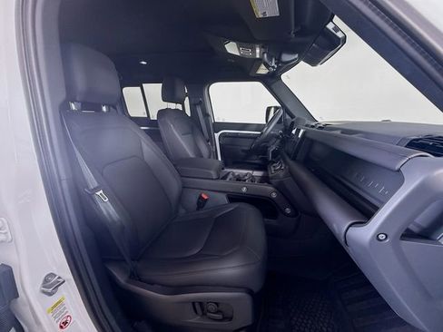 Certified 2025 Land Rover Defender 110 S AWD/4WD image 30