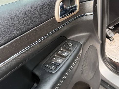 Used 2016 Jeep Grand Cherokee Limited w/ Luxury Group II AWD/4WD image 7