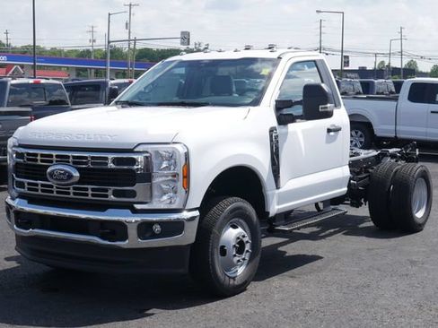 New 2026 Ford F350 XL w/ XL Chrome Package AWD/4WD image 4