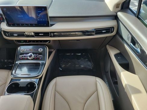 Used 2021 Lincoln Nautilus FWD w/ Equipment Group 101A image 12