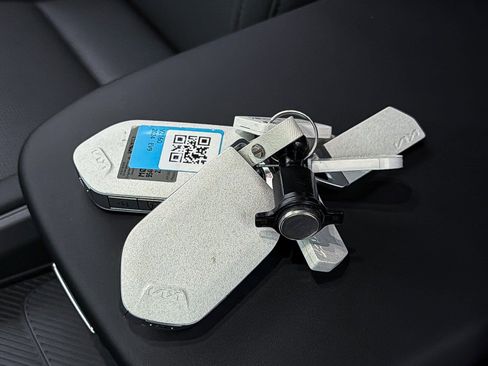 Used 2024 Kia EV9 Light Long Range image 32