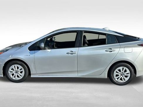 Used 2016 Toyota Prius Two image 4