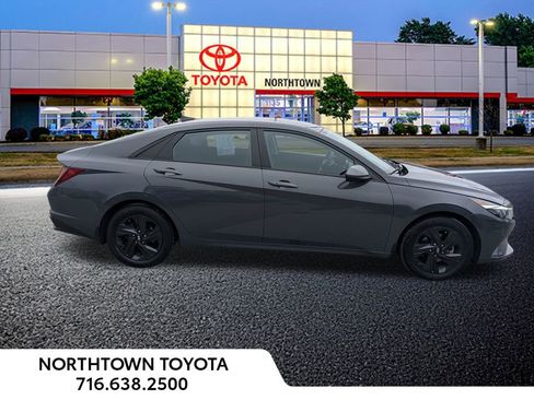 Used 2023 Hyundai Elantra SEL FWD image 12
