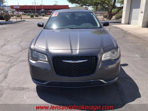 Used 2018 Chrysler 300 Touring w/ Sport Appearance Package RWD image 3