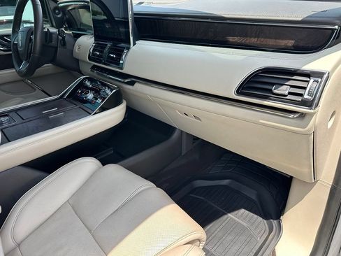 Used 2018 Lincoln Navigator Reserve w/ Technology Package AWD/4WD image 31