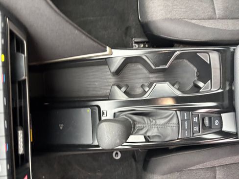 Used 2025 Toyota Camry LE image 40