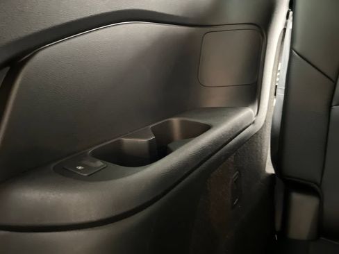 Used 2025 Nissan Pathfinder SL FWD image 29