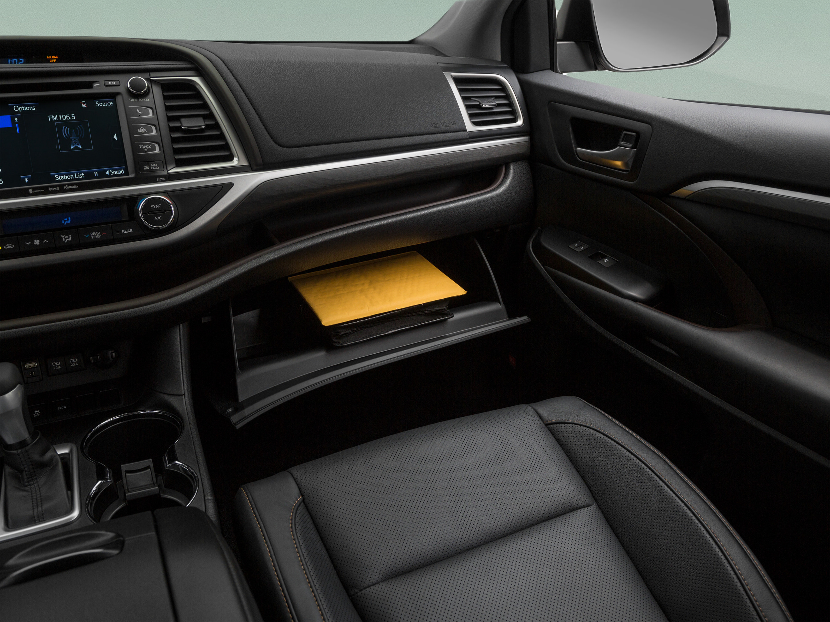 Used 2019 Toyota Highlander Limited FWD image 38