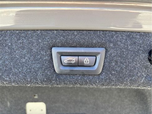 Used 2021 BMW 530i xDrive w/ Premium Package image 50