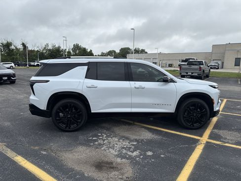 Used 2026 Chevrolet Traverse High Country w/ LPO, Floor Liner Package FWD image 7