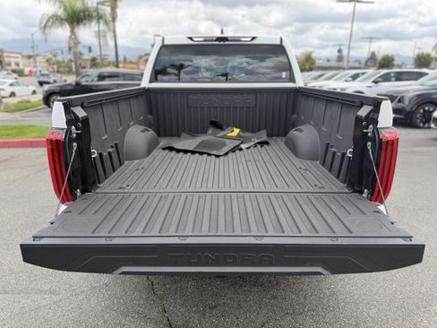 Used 2024 Toyota Tundra Limited AWD/4WD image 10