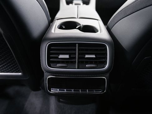 Used 2025 Mercedes-Benz GLS 63 AMG 4MATIC image 27