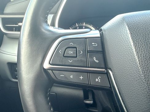 Used 2021 Toyota Highlander XLE image 48