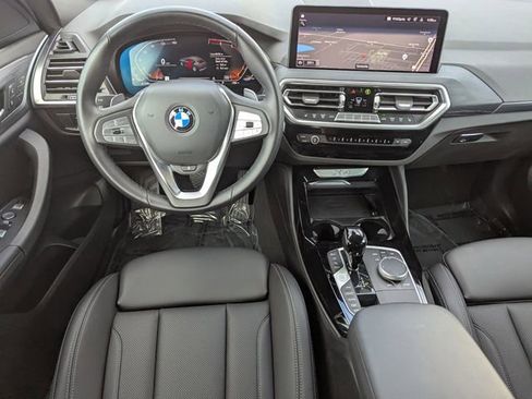Certified 2025 BMW X4 xDrive30i image 14