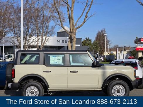 New 2025 Ford Bronco 4-Door image 8