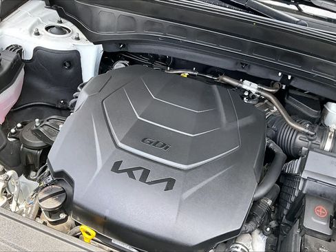 Used 2024 Kia Telluride EX w/ EX Captain's Chair Package FWD image 30