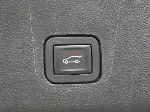Used 2019 Chevrolet Traverse High Country w/ LPO, Floor Liner Package AWD/4WD image 12
