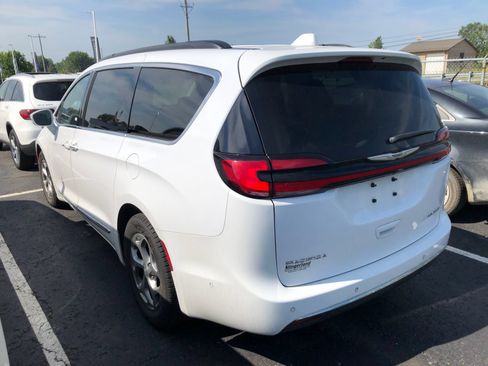 Used 2022 Chrysler Pacifica Limited FWD image 5