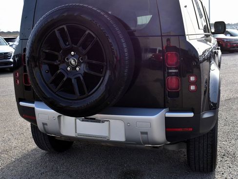 Used 2025 Land Rover Defender 110 S image 11