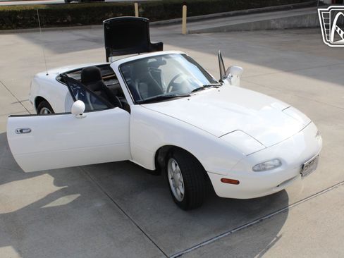 Used 1990 MAZDA MX-5 Miata image 10