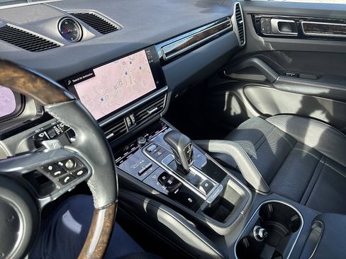 Certified 2022 Porsche Cayenne image 24