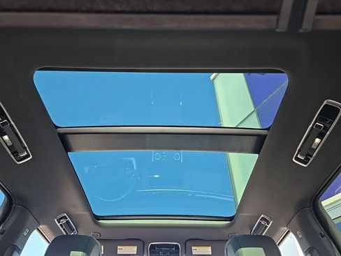 Certified 2023 Land Rover Range Rover SE image 24