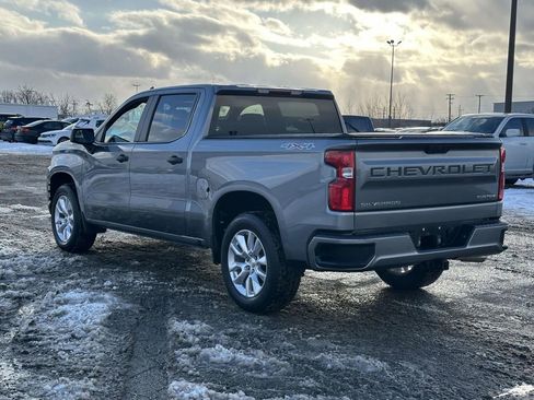 Used 2019 Chevrolet Silverado 1500 Custom w/ Custom Value Package image 4