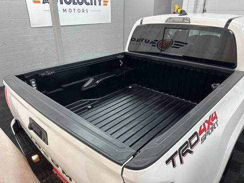 Used 2023 Toyota Tacoma TRD Sport w/ Advanced Technology Package AWD/4WD image 11