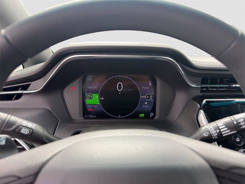 Used 2022 Chevrolet Bolt LT image 11