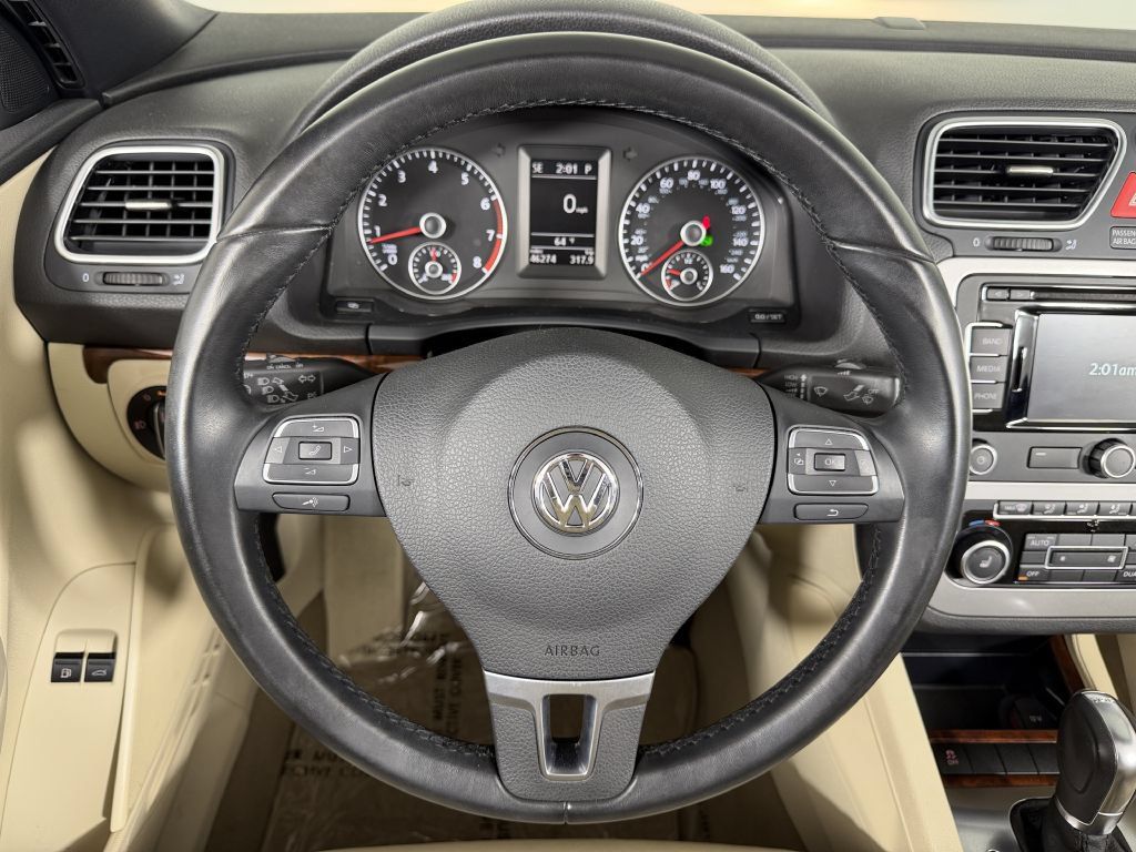 Used 2012 Volkswagen Eos Lux FWD image 30
